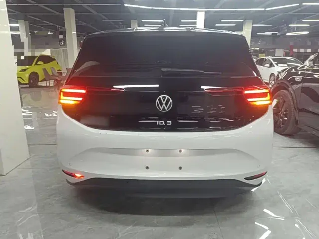 Volkswagen ID.3 — Фото автомобиля 5