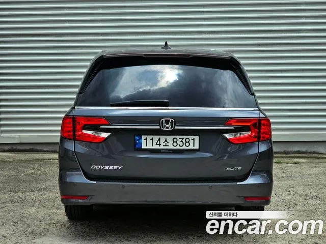 Honda Odyssey — Фото автомобиля 3