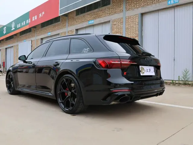 Audi RS 4 — Фото автомобиля 19
