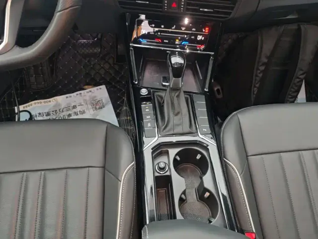 Volkswagen Passat — Фото автомобиля 13