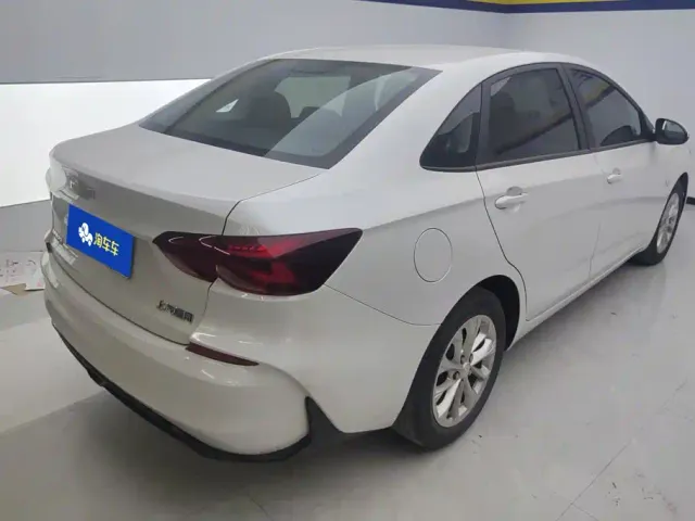 Chevrolet Monza — Фото автомобиля 3