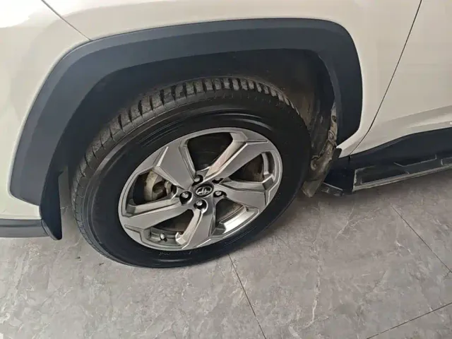 Toyota RAV4 — Фото автомобиля 22