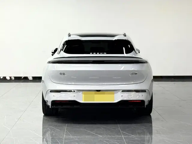 Zeekr 007 GT — Фото автомобиля 5