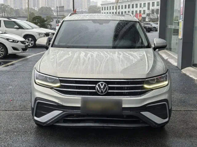 Volkswagen Tiguan L — Фото автомобиля 2