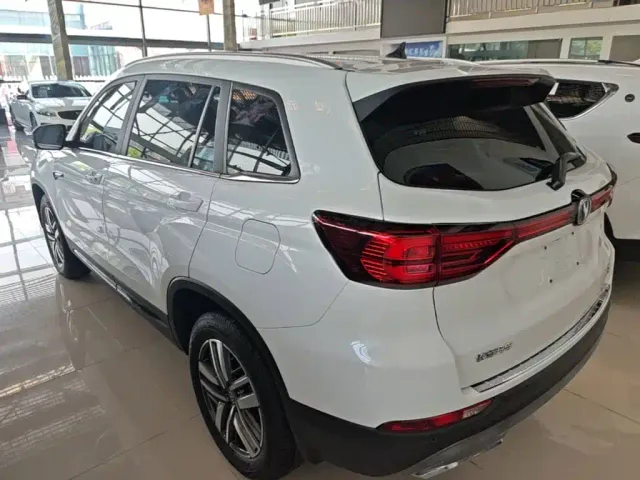 Changan CS75 — Фото автомобиля 4