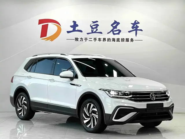 Volkswagen Tiguan L — Фото автомобиля 3