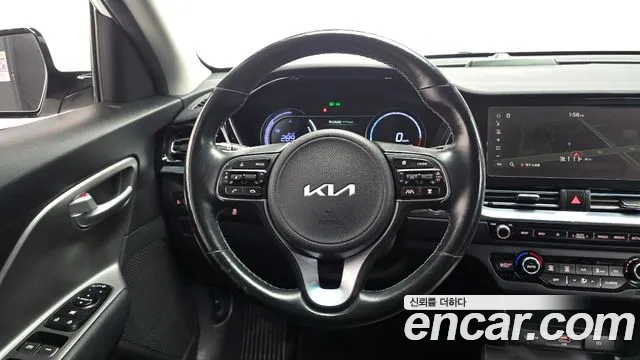 Kia Niro — Фото автомобиля 12
