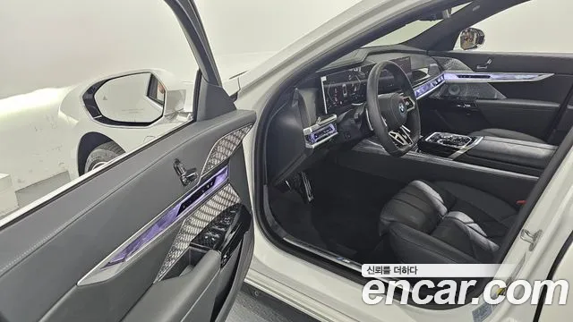 BMW 7-Series 7 серия (G70) — Фото автомобиля 10