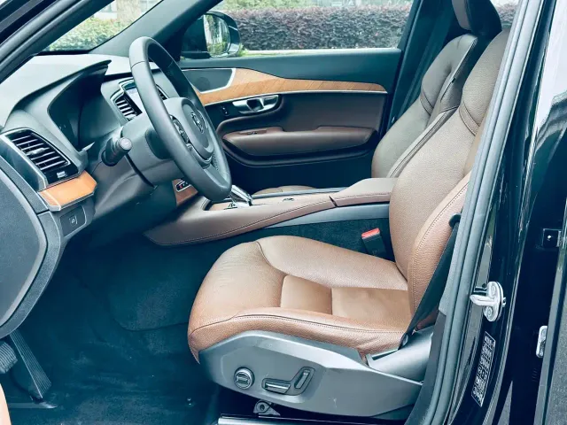 Volvo XC90 — Фото автомобиля 4