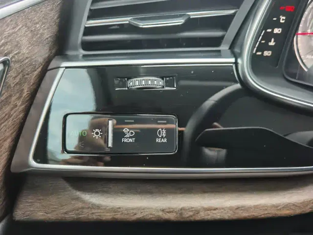 Audi Audi Q7 2023 45 TFSI quattro S line Sport — Фото автомобиля 13