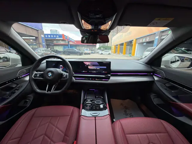 BMW 5 Series — Фото автомобиля 7