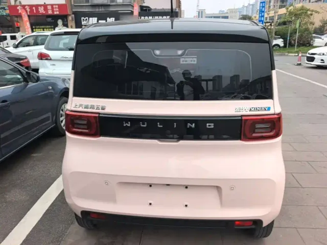 Wuling Hongguang Mini EV — Фото автомобиля 5
