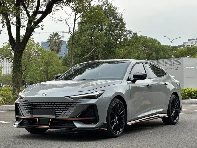 Фотография автомобиля — Changan UNI-V