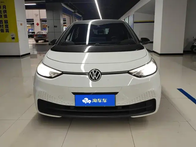 Volkswagen ID.3 — Фото автомобиля 2