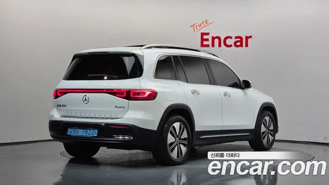 Mercedes-Benz EQB X243 — Фото автомобиля 2