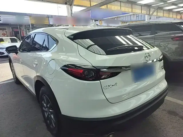 Mazda CX-4 — Фото автомобиля 4