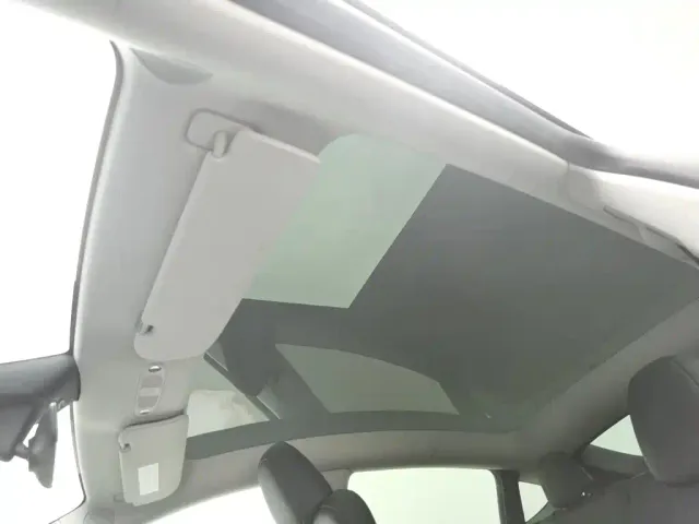 Tesla Model Y — Фото автомобиля 14