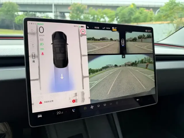 Tesla Model 3 — Фото автомобиля 14