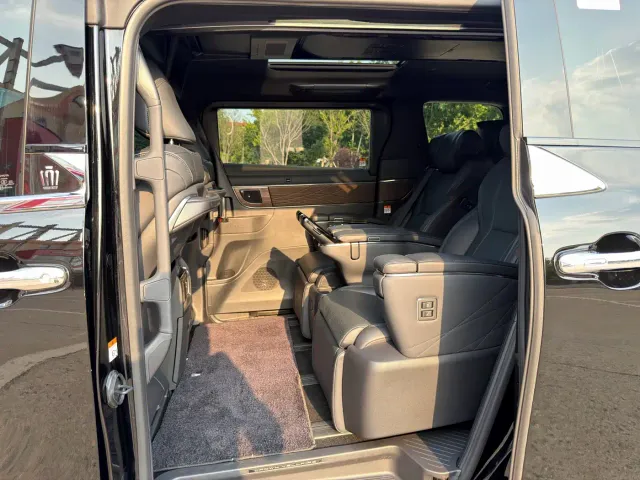 Toyota Vellfire — Фото автомобиля 5