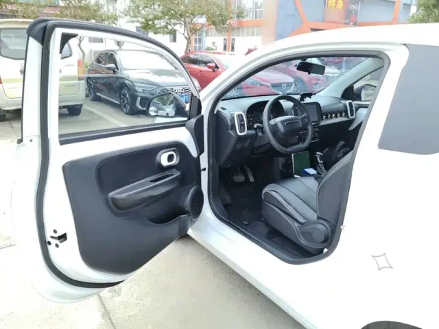 Roewe Clever — Фото автомобиля 15