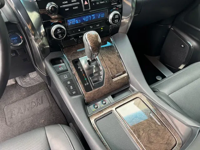 Toyota Alphard — Фото автомобиля 12