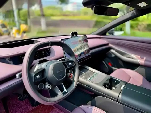 Xiaomi SU7 — Фото автомобиля 8
