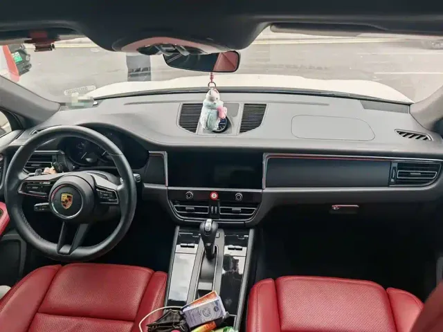 Porsche Macan — Фото автомобиля 11