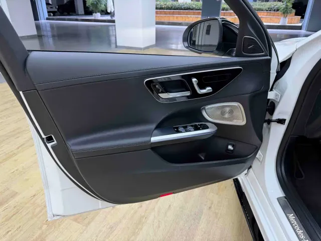 Mercedes-Benz C-Class — Фото автомобиля 7