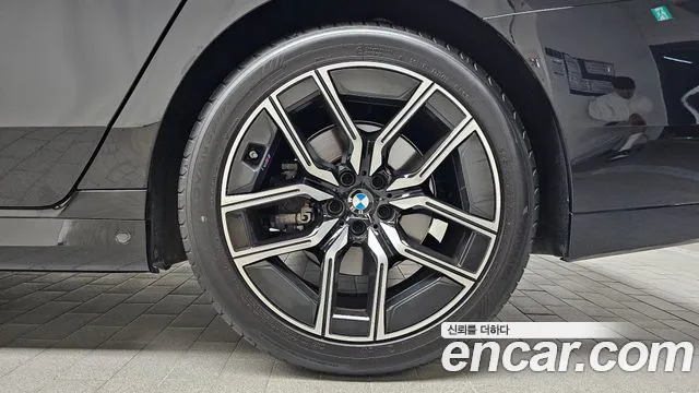 BMW 7-Series — Фото автомобиля 6