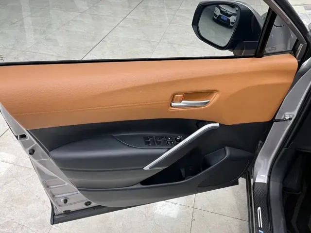 Toyota Corolla Cross — Фото автомобиля 15