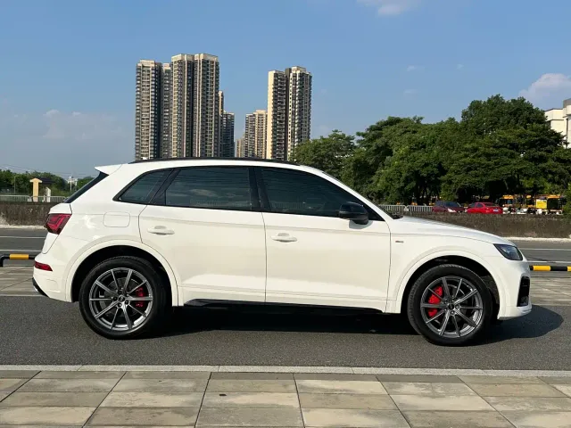 Audi Q5L — Фото автомобиля 9