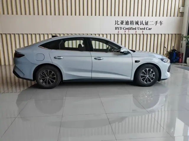 BYD Qin L — Фото автомобиля 7