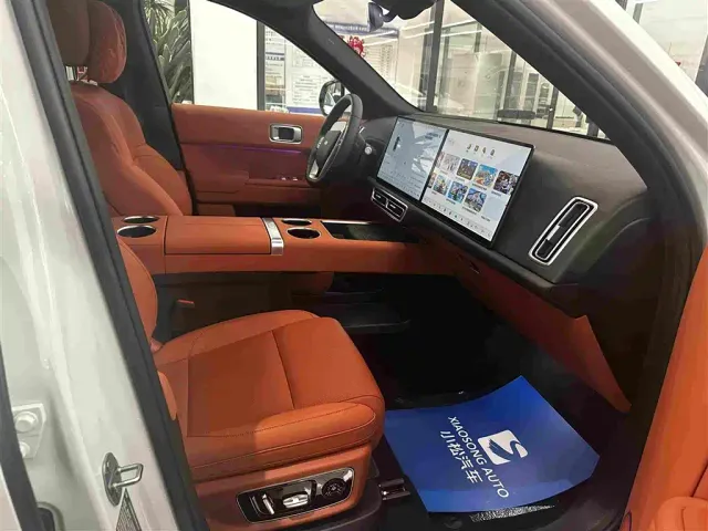 Li Auto L9 — Фото автомобиля 13