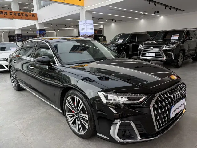 Audi A8 — Фото автомобиля 3