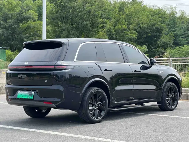 Li Auto L8 — Фото автомобиля 7