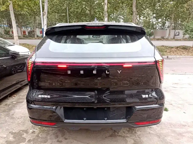 Geely Boyue L — Фото автомобиля 5