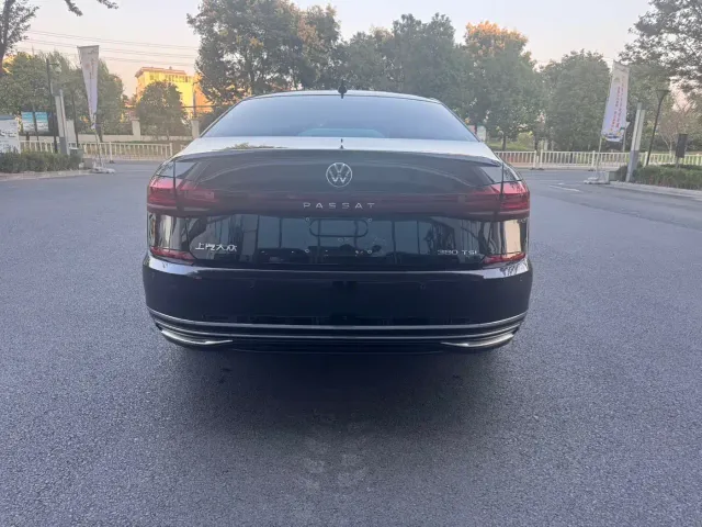 Volkswagen Passat — Фото автомобиля 6