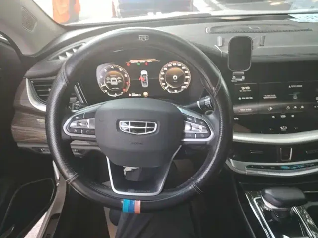 Geely Borui — Фото автомобиля 10