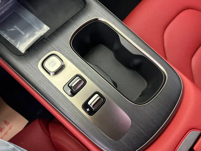 Xiaomi SU7 — Фото автомобиля 14