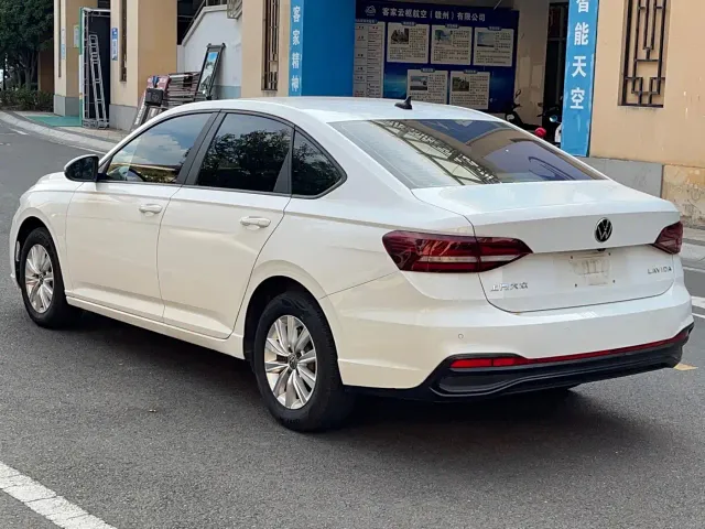 Volkswagen Lavida — Фото автомобиля 4