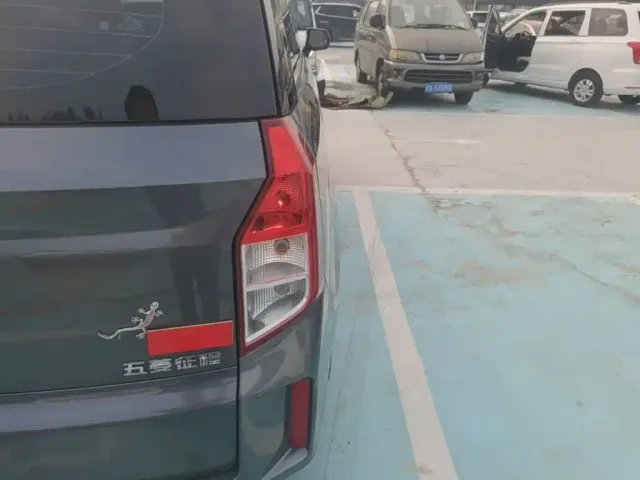 Wuling Zhengcheng — Фото автомобиля 7