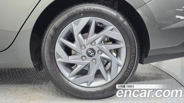 Hyundai Avante CN7 — Фото автомобиля 6