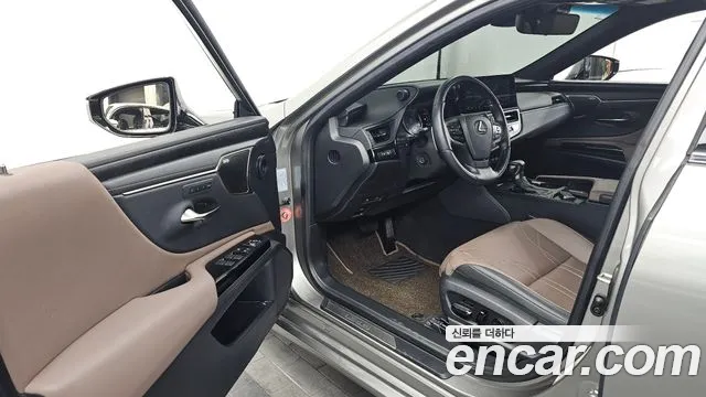 Lexus ES 7th Gen — Фото автомобиля 15