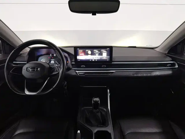 Geely Emgrand — Фото автомобиля 5
