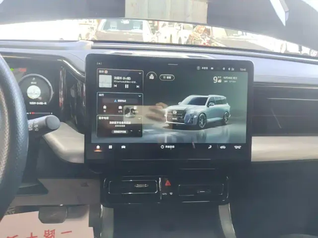 GAC Trumpchi GS8 — Фото автомобиля 12