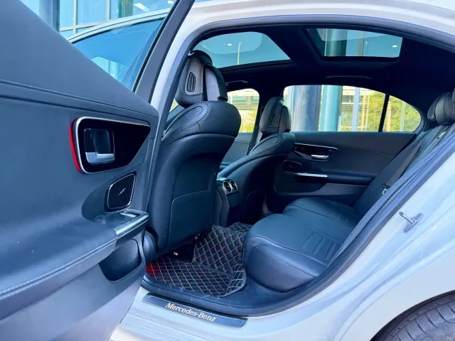 Mercedes-Benz C-Class — Фото автомобиля 4