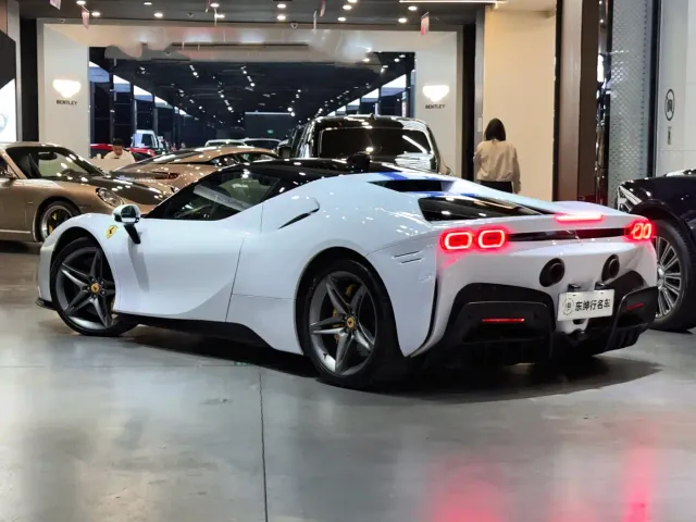 Ferrari SF90 — Фото автомобиля 4