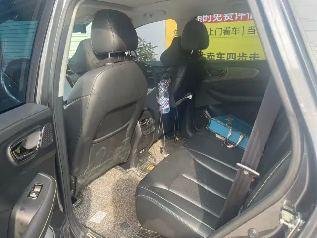 Roewe RX5 — Фото автомобиля 4