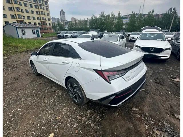 Hyundai Elantra — Фото автомобиля 9