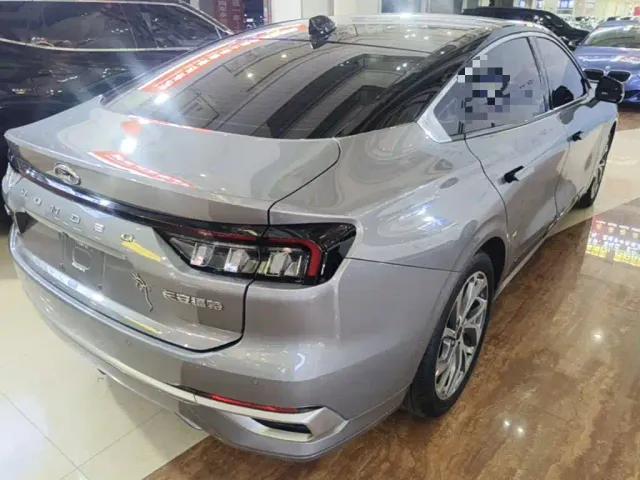 Ford Mondeo — Фото автомобиля 6